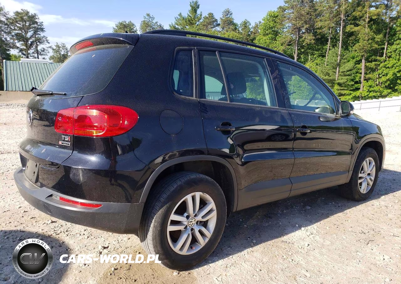 2016 Volkswagen Tiguan S VIN:WVGBV7AX1GW594647 - 3