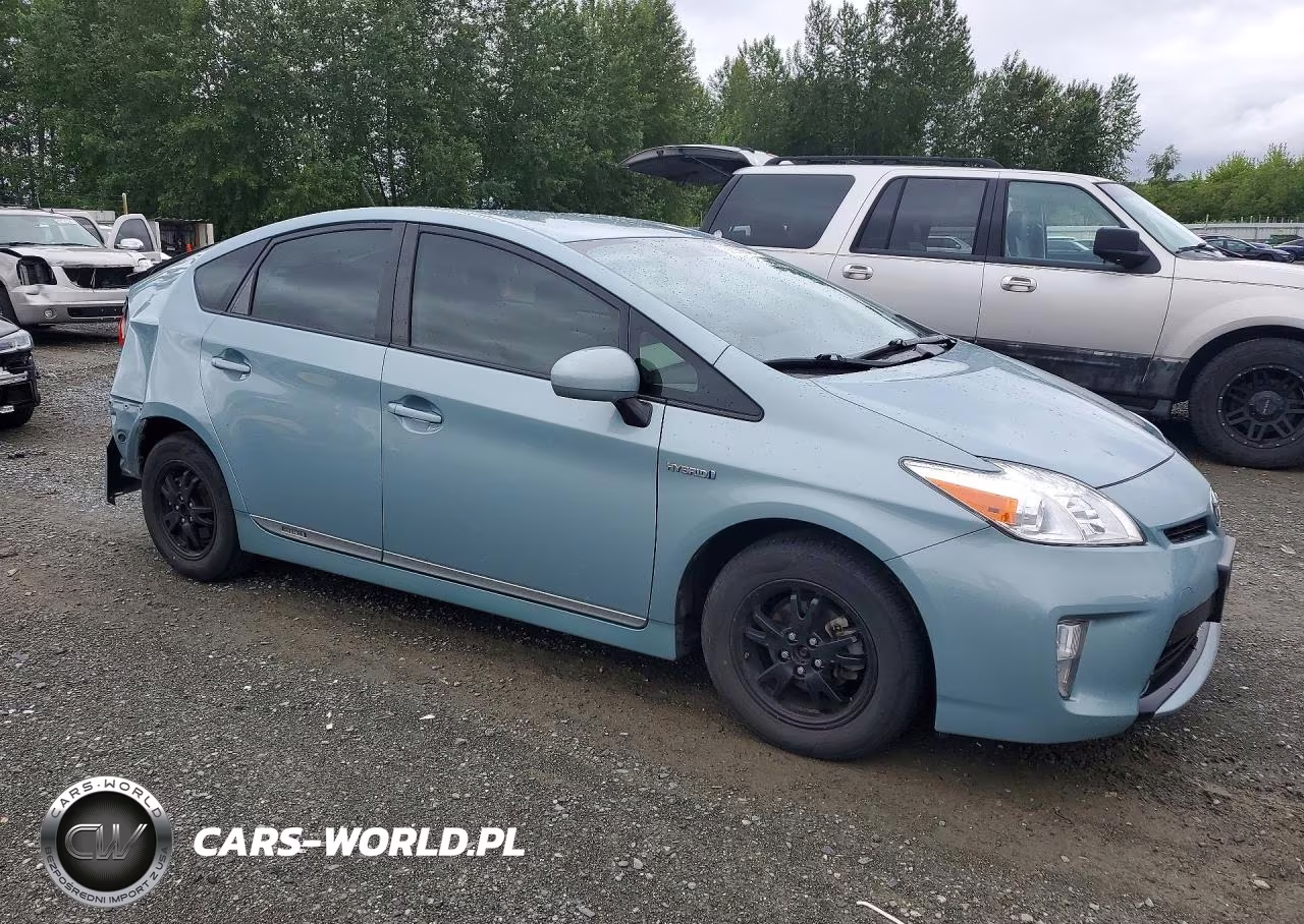 2013 Toyota Prius Two VIN:JTDKN3DU0D5600681 - 4