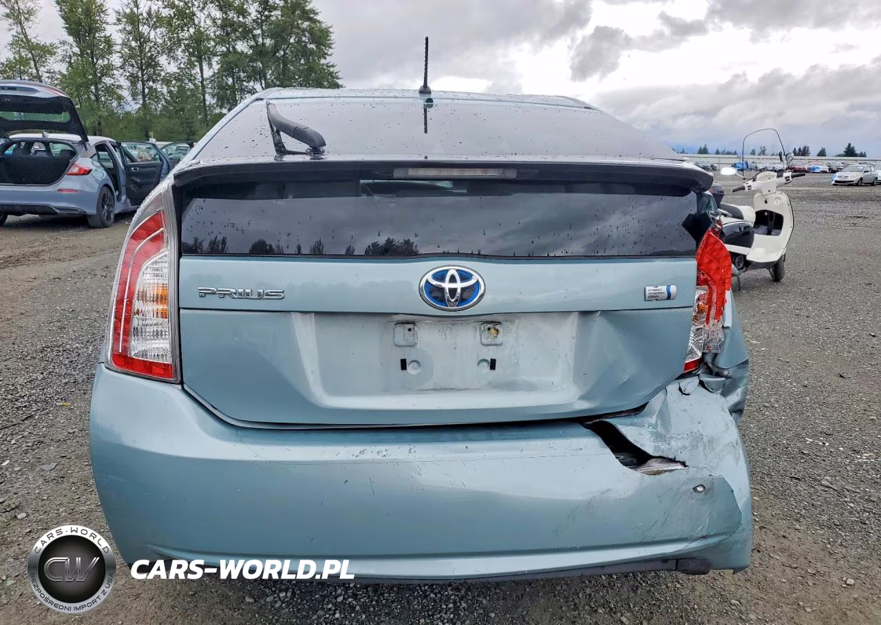 2013 Toyota Prius Two VIN:JTDKN3DU0D5600681 - 6