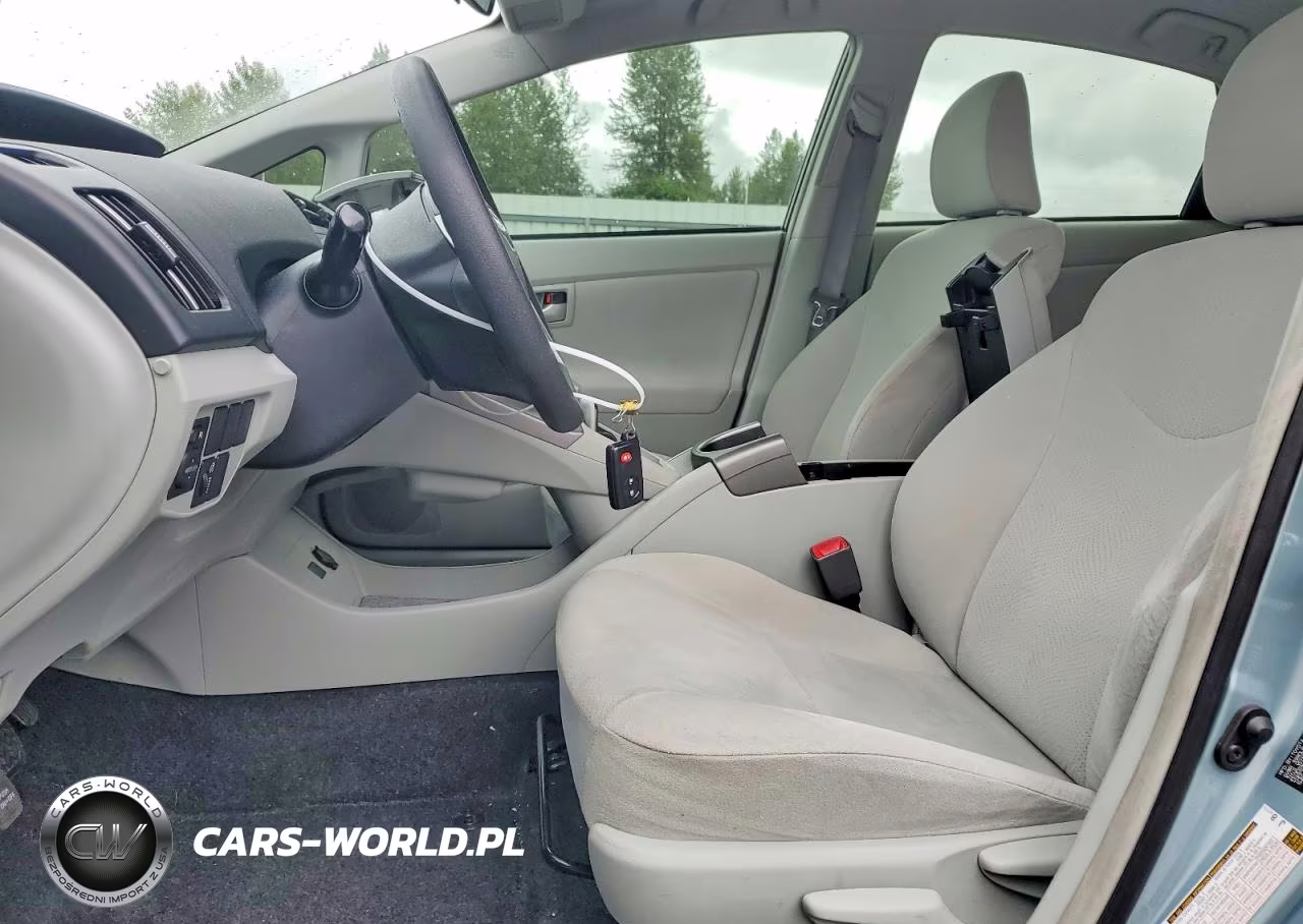 2013 Toyota Prius Two VIN:JTDKN3DU0D5600681 - 7