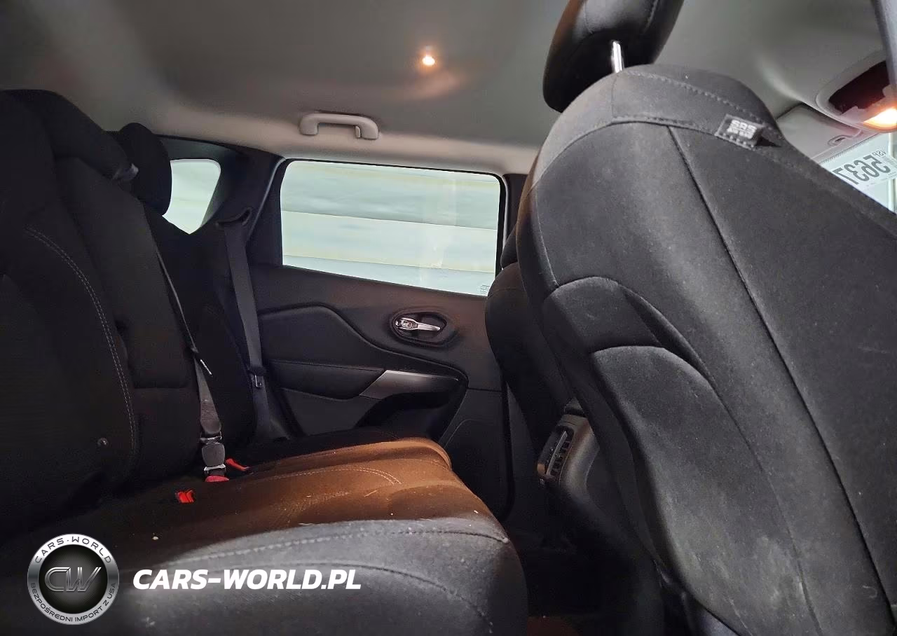 2019 Jeep Cherokee Latitude VIN:1C4PJMCB1KD432513 - 11