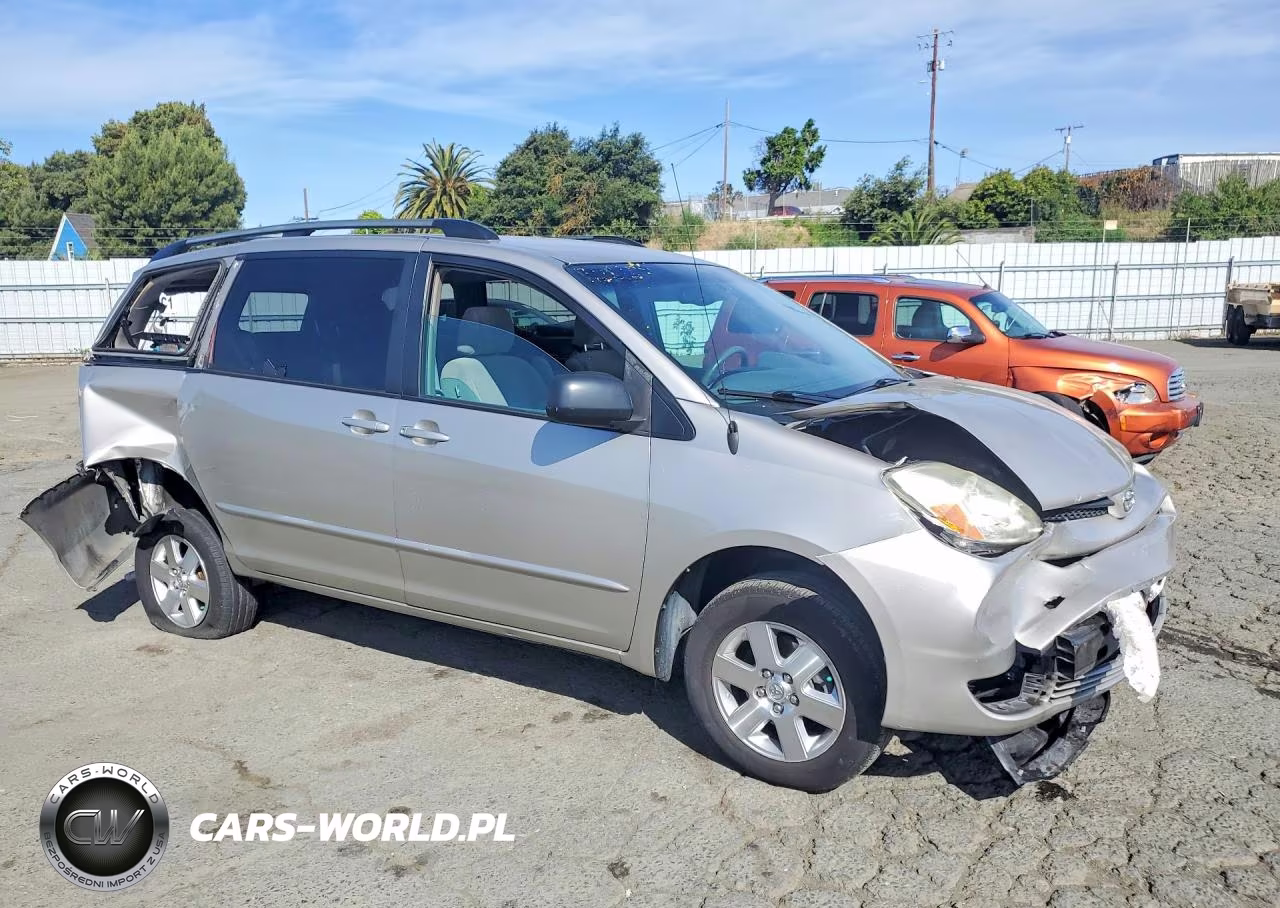 2005 Toyota Sienna Le 7 Passenger VIN:5TDZA23C55S308887 - 4