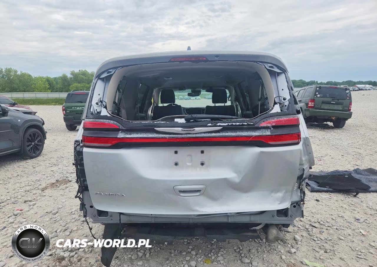 2023 Chrysler Pacifica Touring L VIN:2C4RC1BG1PR506113 - 6