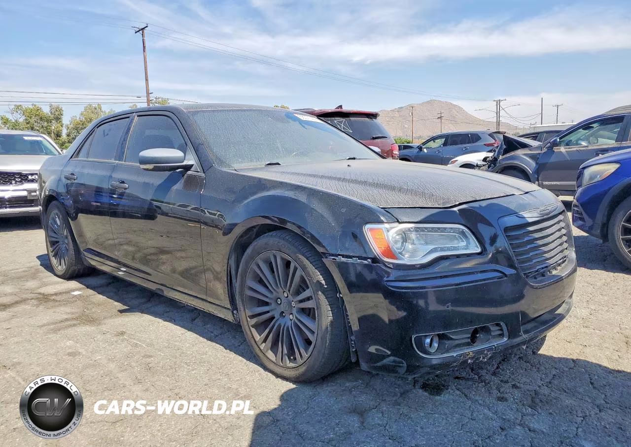 2013 Chrysler 300C VIN:2C3CCAET6DH630737 - 4
