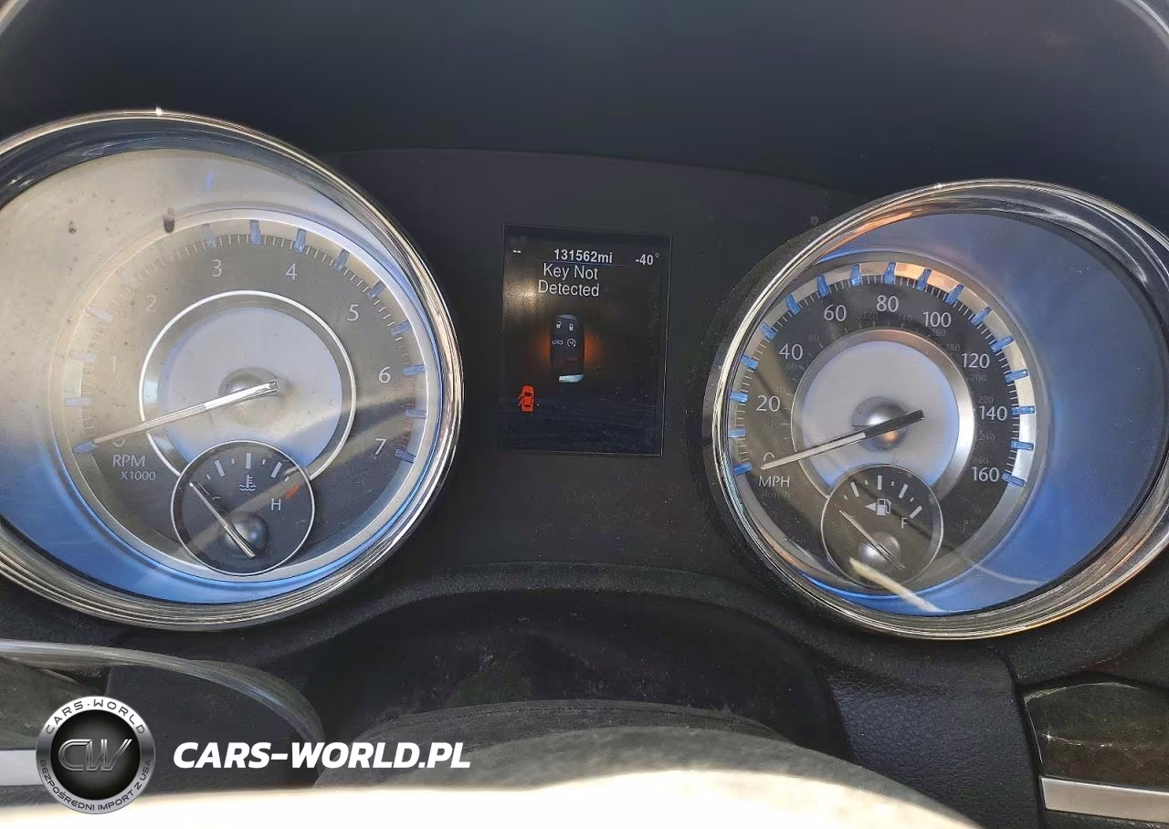 2013 Chrysler 300C VIN:2C3CCAET6DH630737 - 9