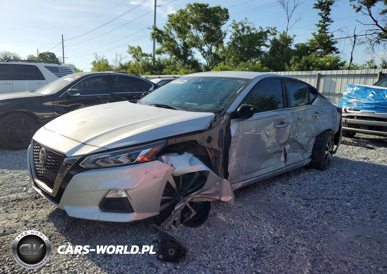 2022 Nissan Altima Sr – zdjęcie 1 z 12