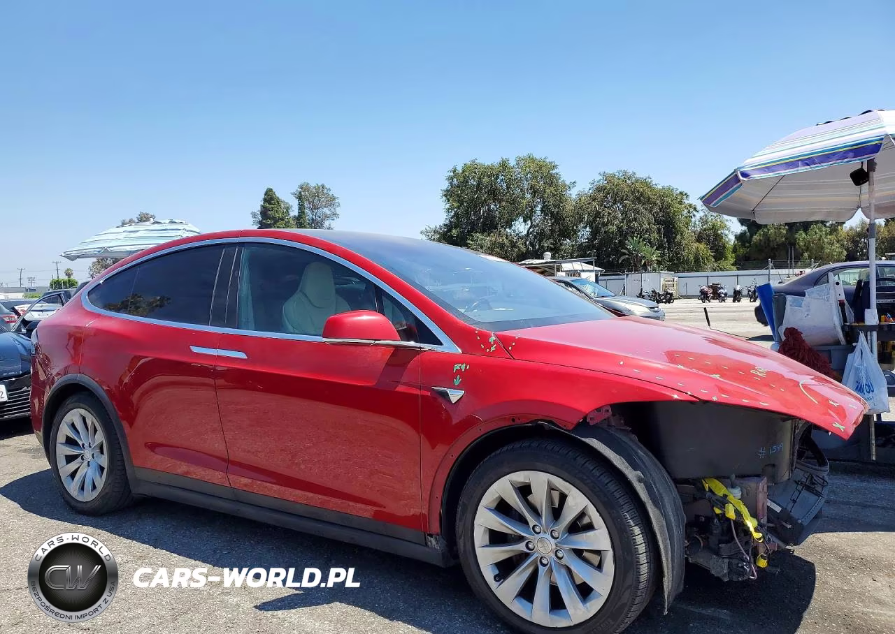 2017 Tesla Model X VIN:5YJXCBE27HF034851 - 4
