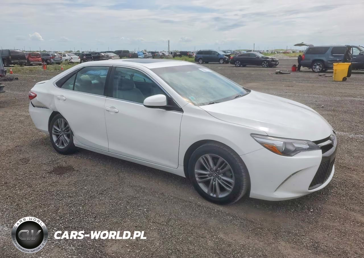 2016 Toyota Camry Se VIN:4T1BF1FK1GU213415 - 4