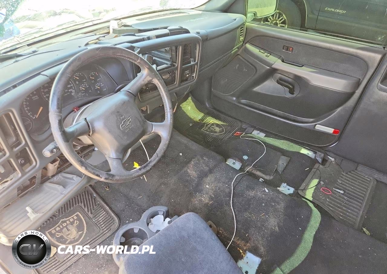 2002 Chevrolet Silverado C1500 VIN:2GCEC19V221328349 - 8