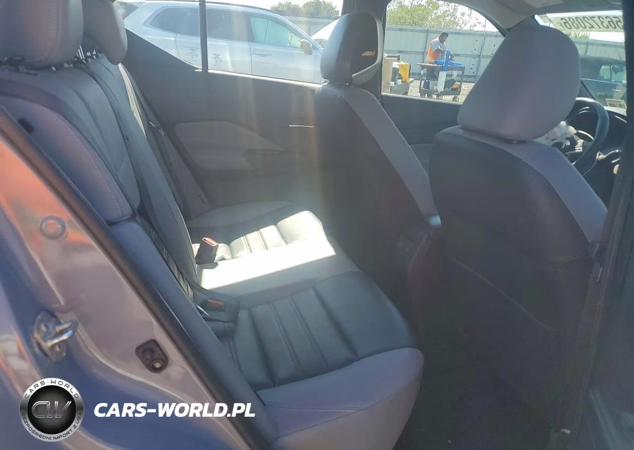 2023 Nissan Kicks Sr VIN:3N1CP5DV0PL571404 - 11
