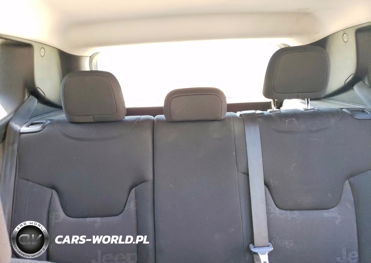 2015 Jeep Renegade Latitude VIN:ZACCJBBT2FPB19605 - 10