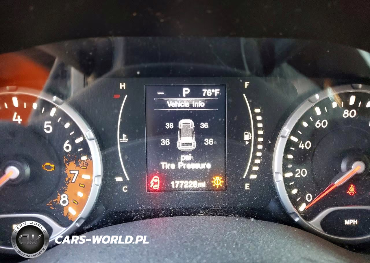 2015 Jeep Renegade Latitude VIN:ZACCJBBT2FPB19605 - 9