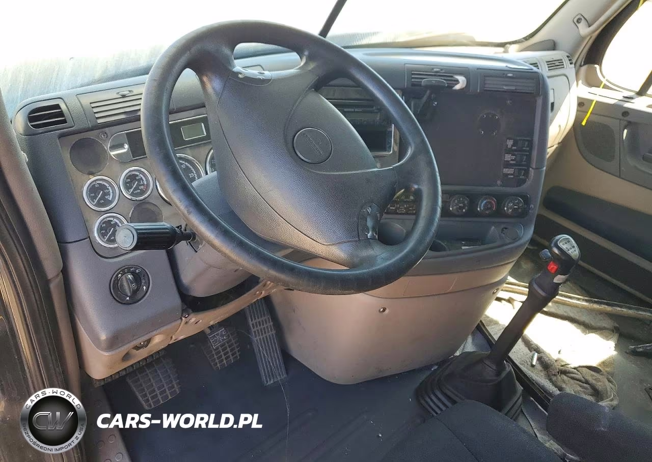 2015 Freightliner Cascadia 125 Semi Truck VIN:3AKJGLD62FSFL2809 - 8
