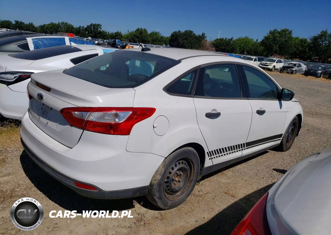 2014 Ford Focus S VIN:1FADP3E21EL150784 - 3