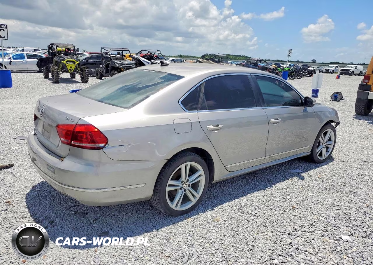 2013 Volkswagen Passat Se VIN:1VWBN7A30DC058364 - 3