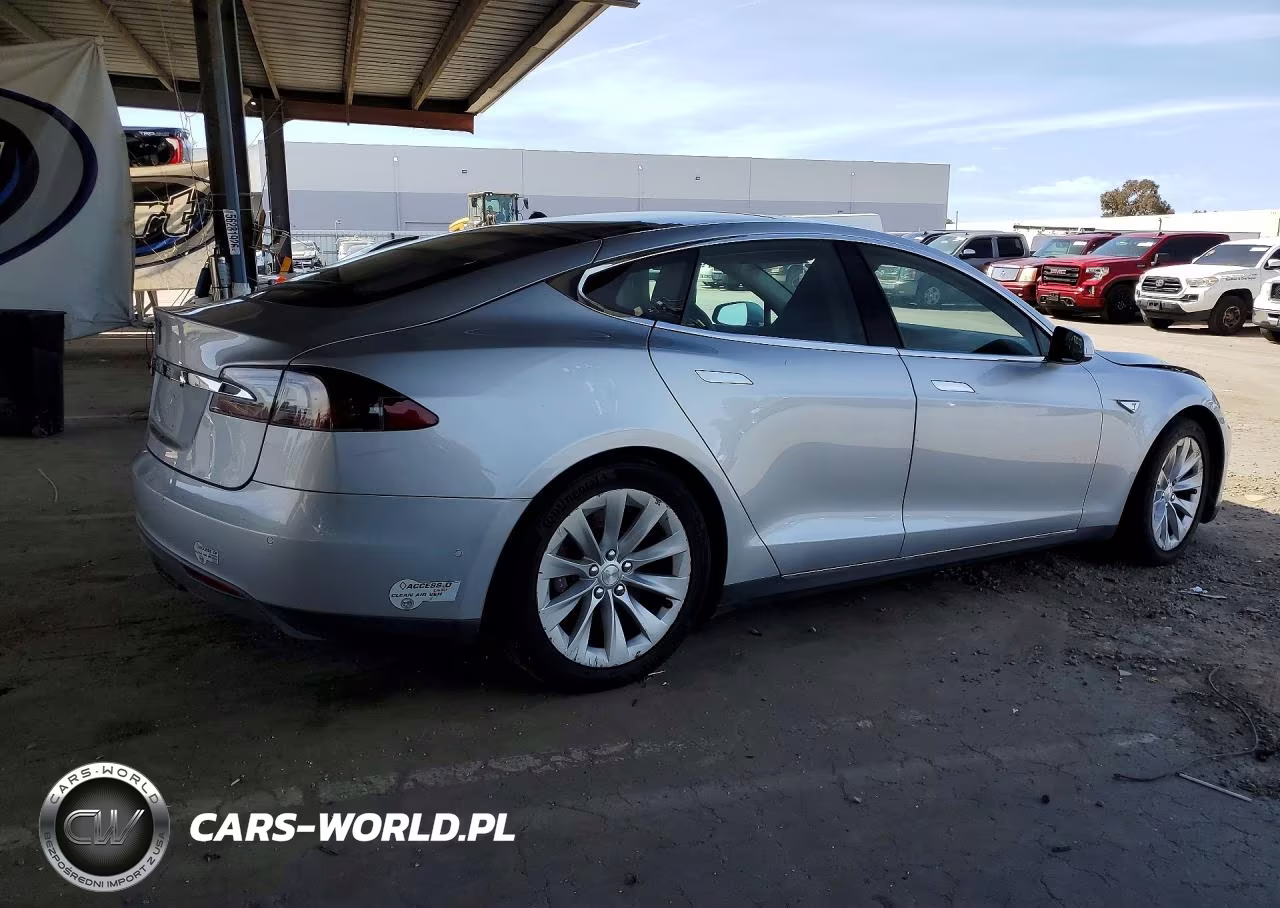 2015 Tesla Model S VIN:5YJSA1E16FF116097 - 3