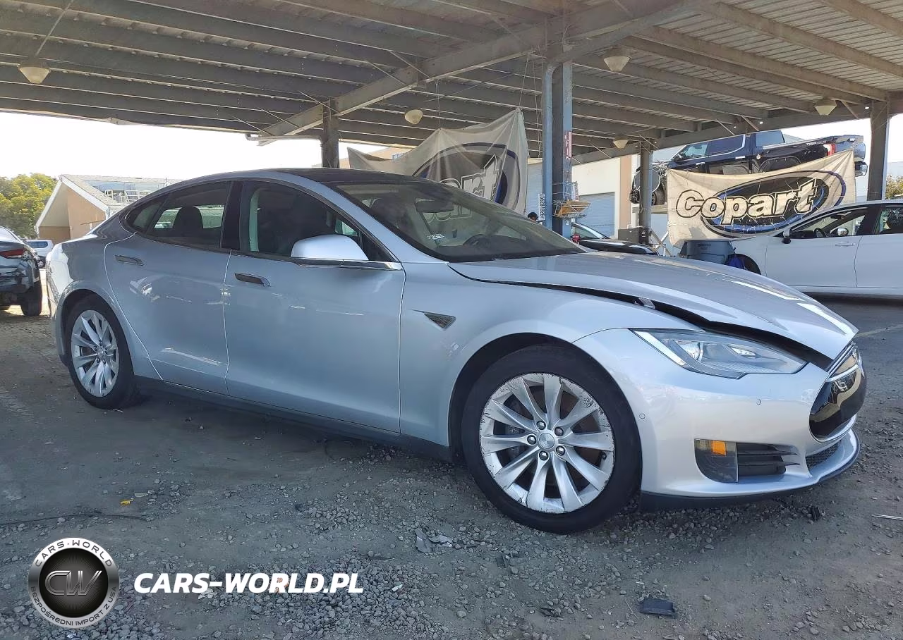 2015 Tesla Model S VIN:5YJSA1E16FF116097 - 4