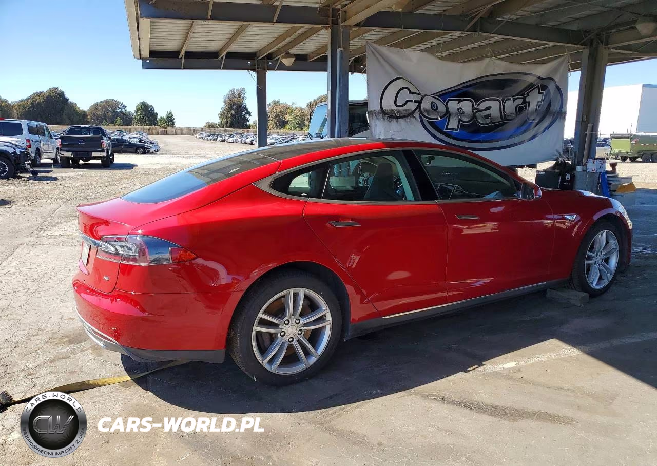 2013 Tesla Model S VIN:5YJSA1CNXDFP12929 - 3
