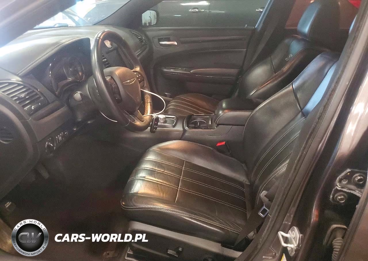 2016 Chrysler 300 S VIN:2C3CCAGG0GH261975 - 7