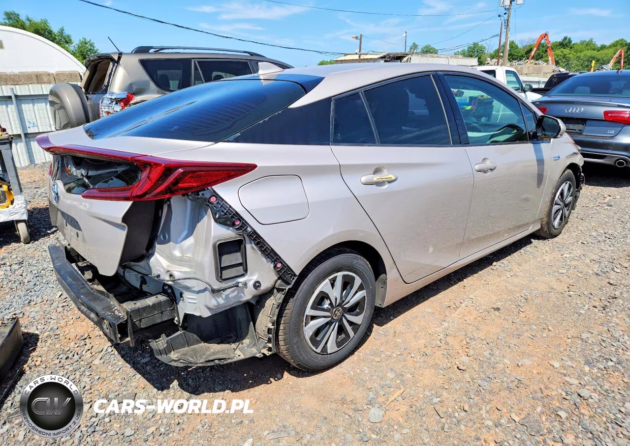 2017 Toyota Prius Prime Premium VIN:JTDKARFP1H3018032 - 3