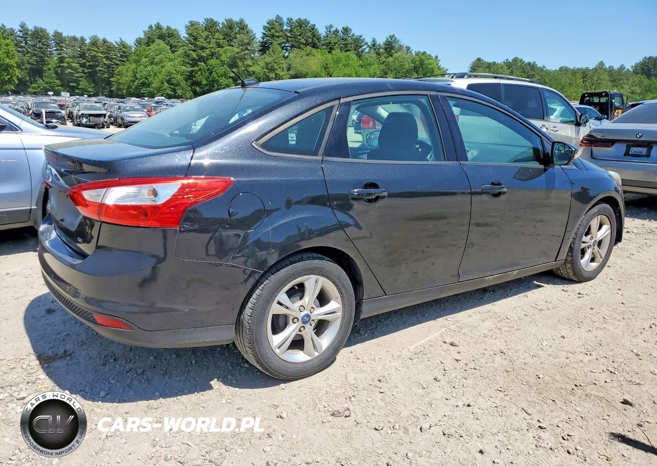 2013 Ford Focus Se VIN:1FADP3F26DL329867 - 3