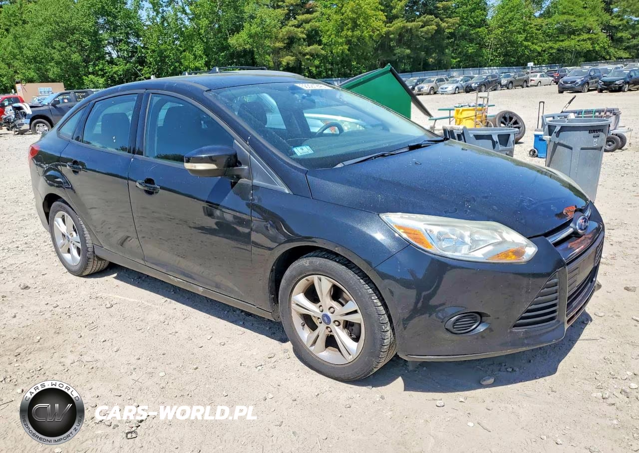 2013 Ford Focus Se VIN:1FADP3F26DL329867 - 4