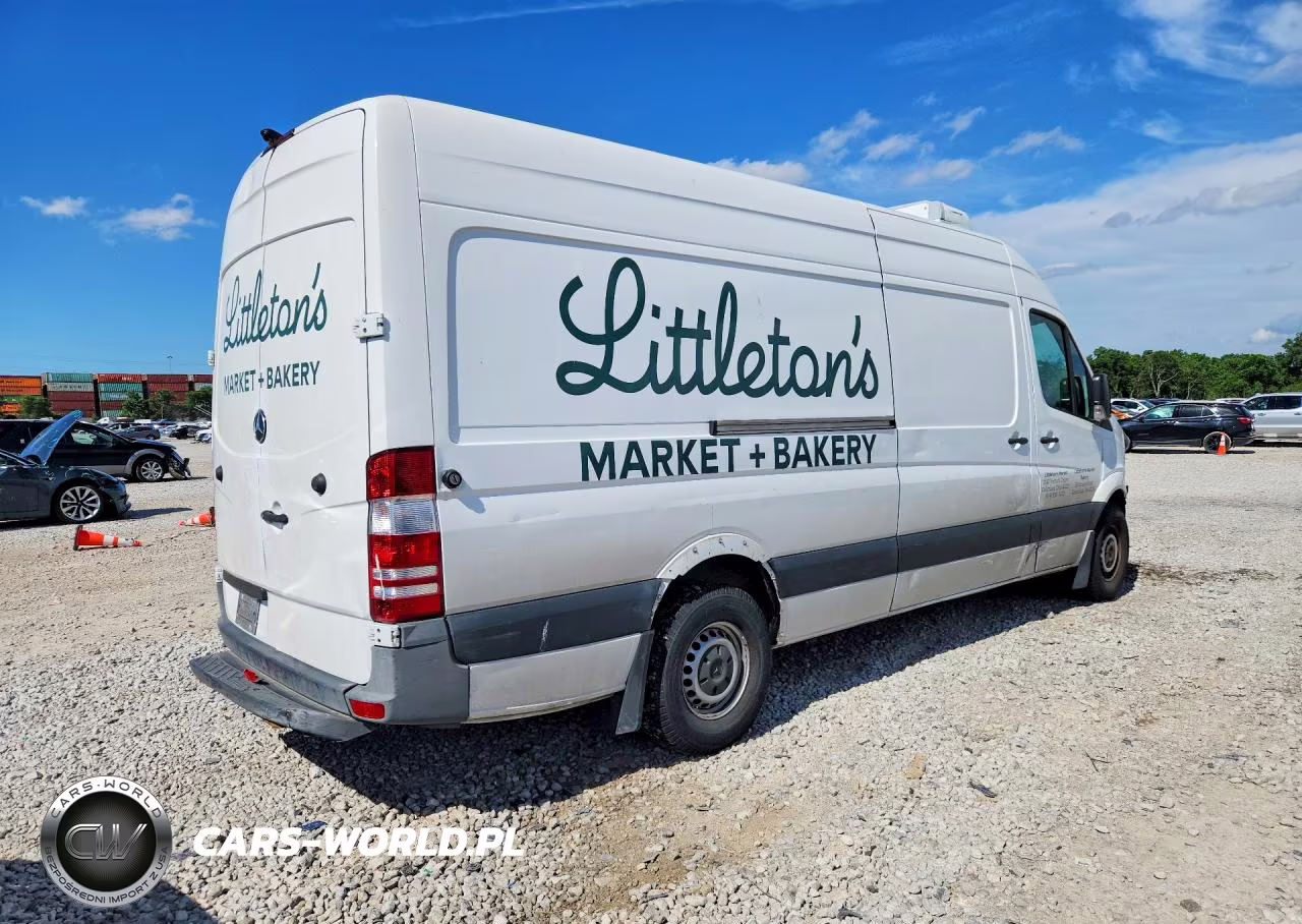 2016 Mercedes Benz Sprinter 2500 Refrigerated Delivery Van VIN:WD3PE8CD8GP180644 - 3