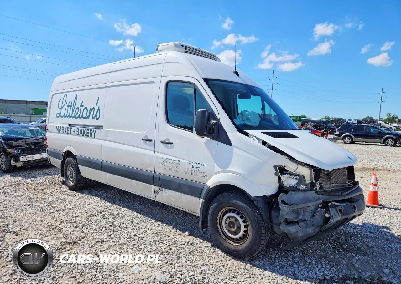 2016 Mercedes Benz Sprinter 2500 Refrigerated Delivery Van VIN:WD3PE8CD8GP180644 - 4