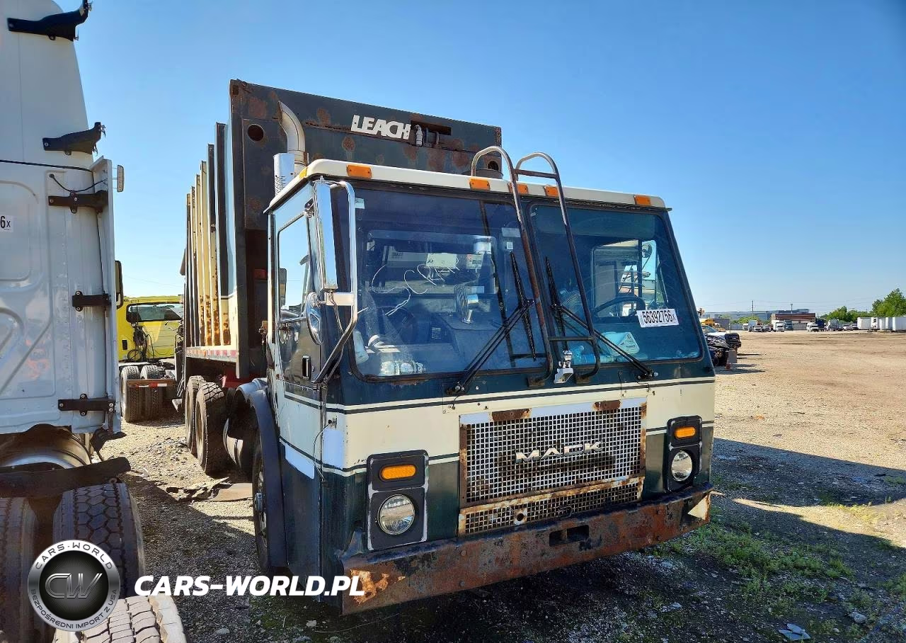 2004 Mack 600 Le600 – zdjęcie 1 z 10