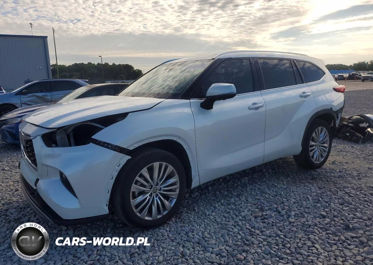 2023 Toyota Highlander Platinum – zdjęcie 1 z 14