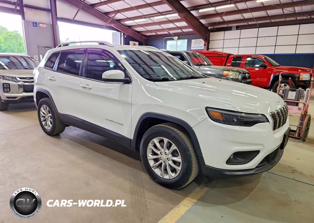 2019 Jeep Cherokee Latitude VIN:1C4PJMCB7KD136914 - 4
