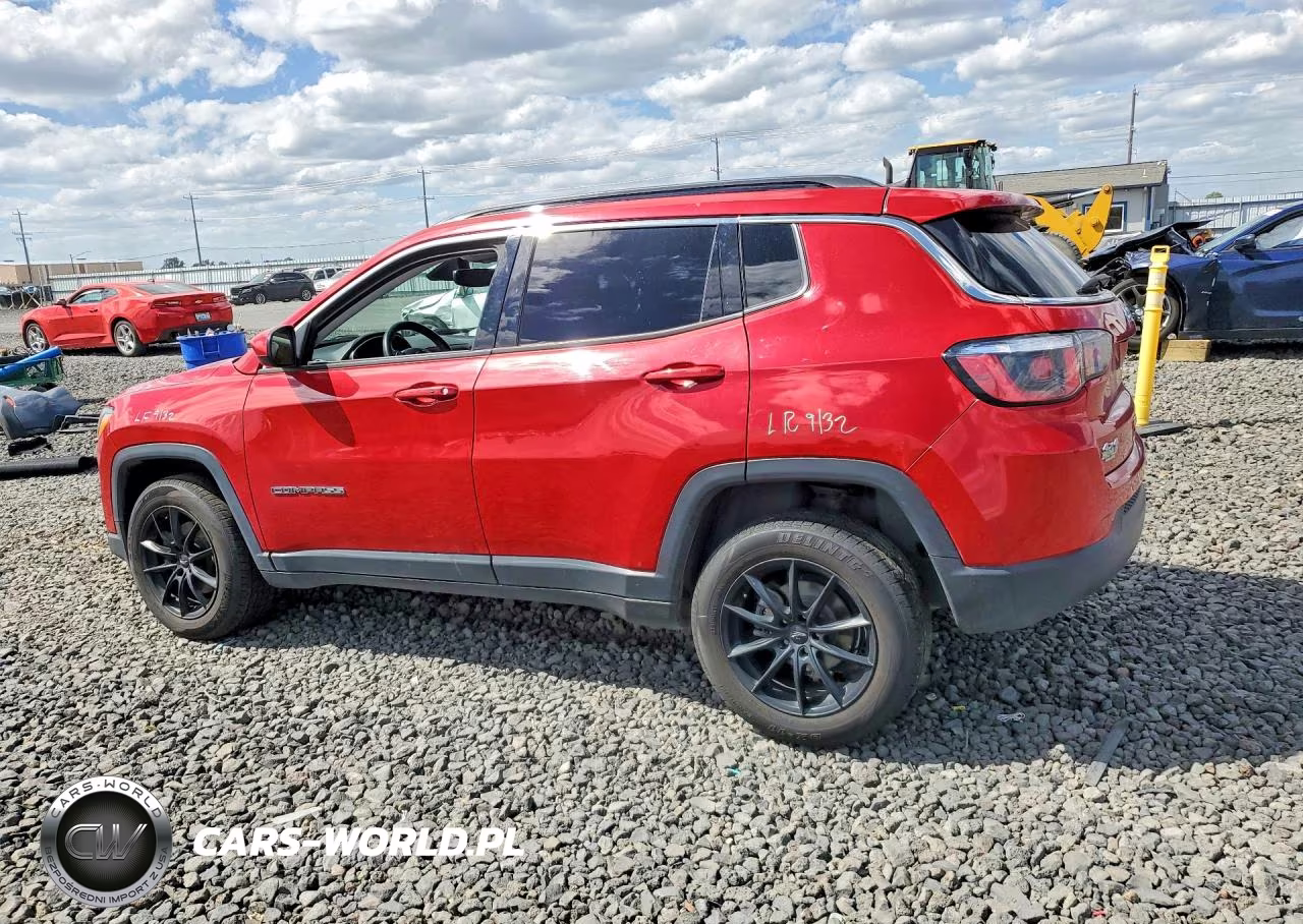 2018 Jeep Compass Latitude VIN:3C4NJDBB2JT239014 - 2