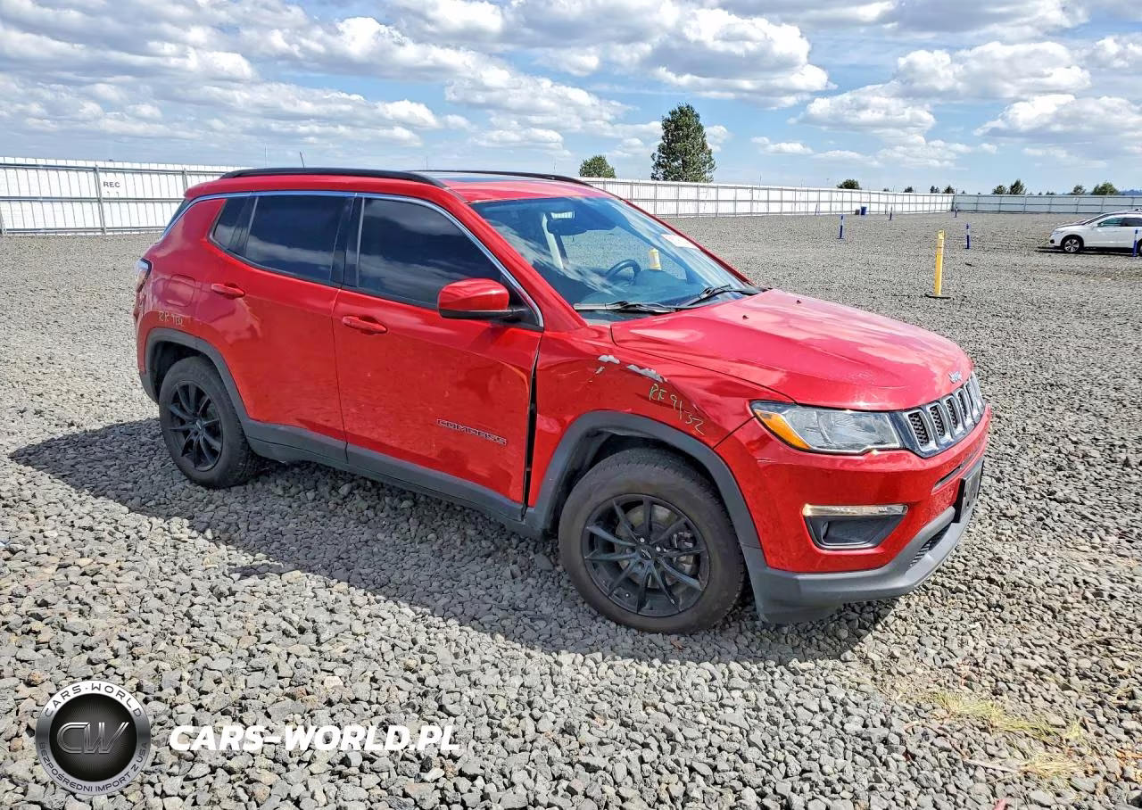 2018 Jeep Compass Latitude VIN:3C4NJDBB2JT239014 - 4