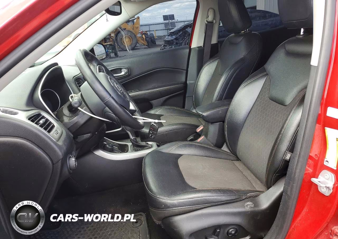 2018 Jeep Compass Latitude VIN:3C4NJDBB2JT239014 - 7