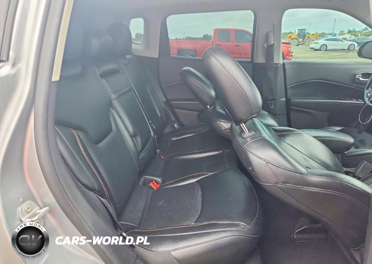 2019 Jeep Compass Limited VIN:3C4NJCCB4KT711322 - 10