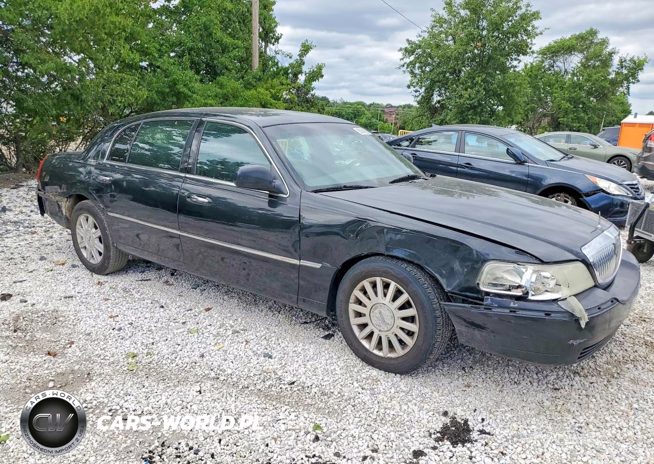 2006 Lincoln Town Car Signature Long Wheelbase VIN:1LNHM85V86Y646452 - 4