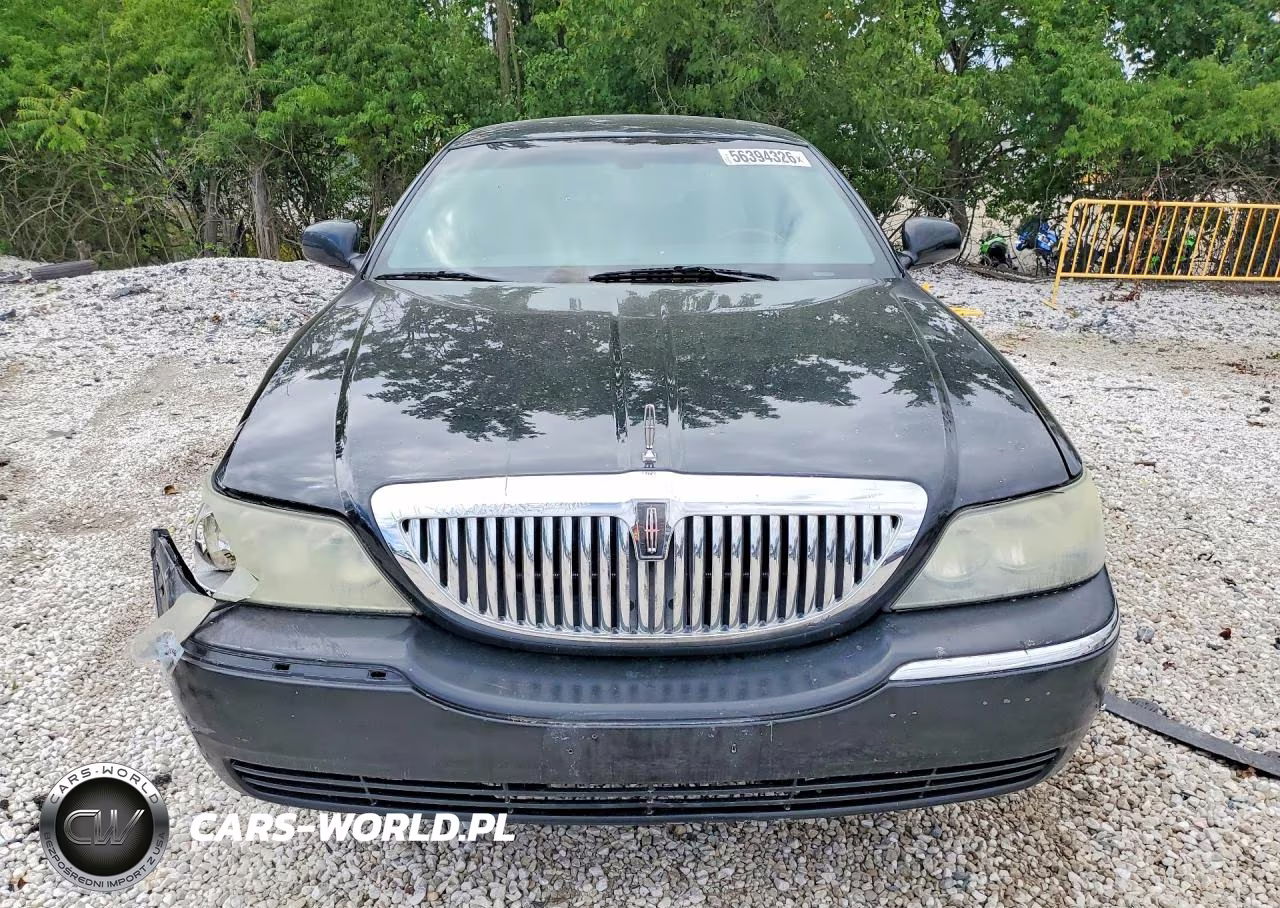 2006 Lincoln Town Car Signature Long Wheelbase VIN:1LNHM85V86Y646452 - 5