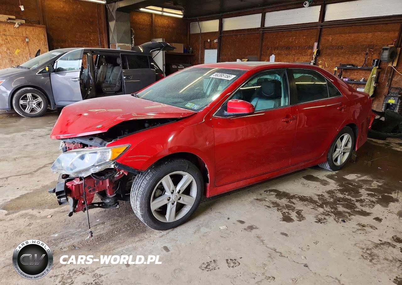 2012 Toyota Camry Se – zdjęcie 1 z 13