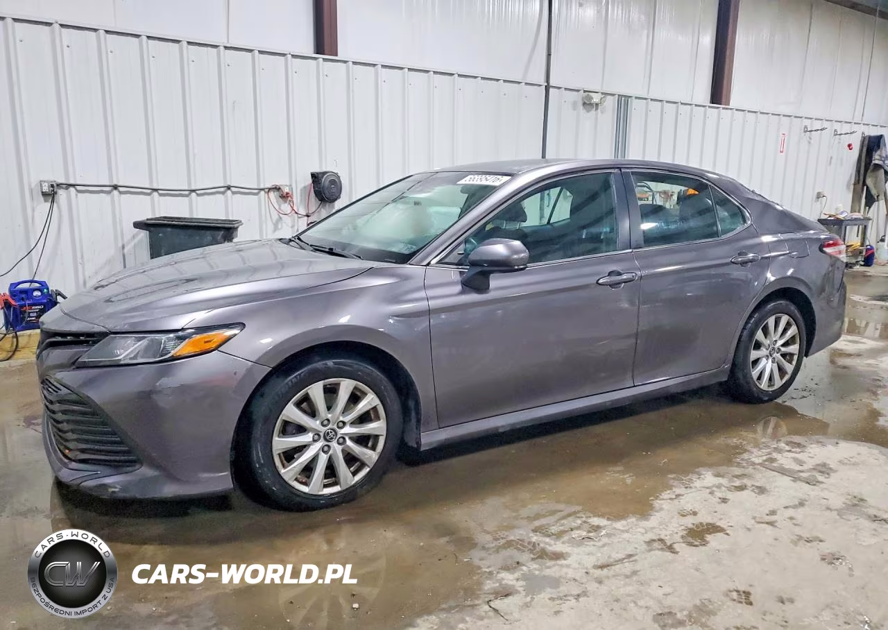 2018 Toyota Camry Le – zdjęcie 1 z 12