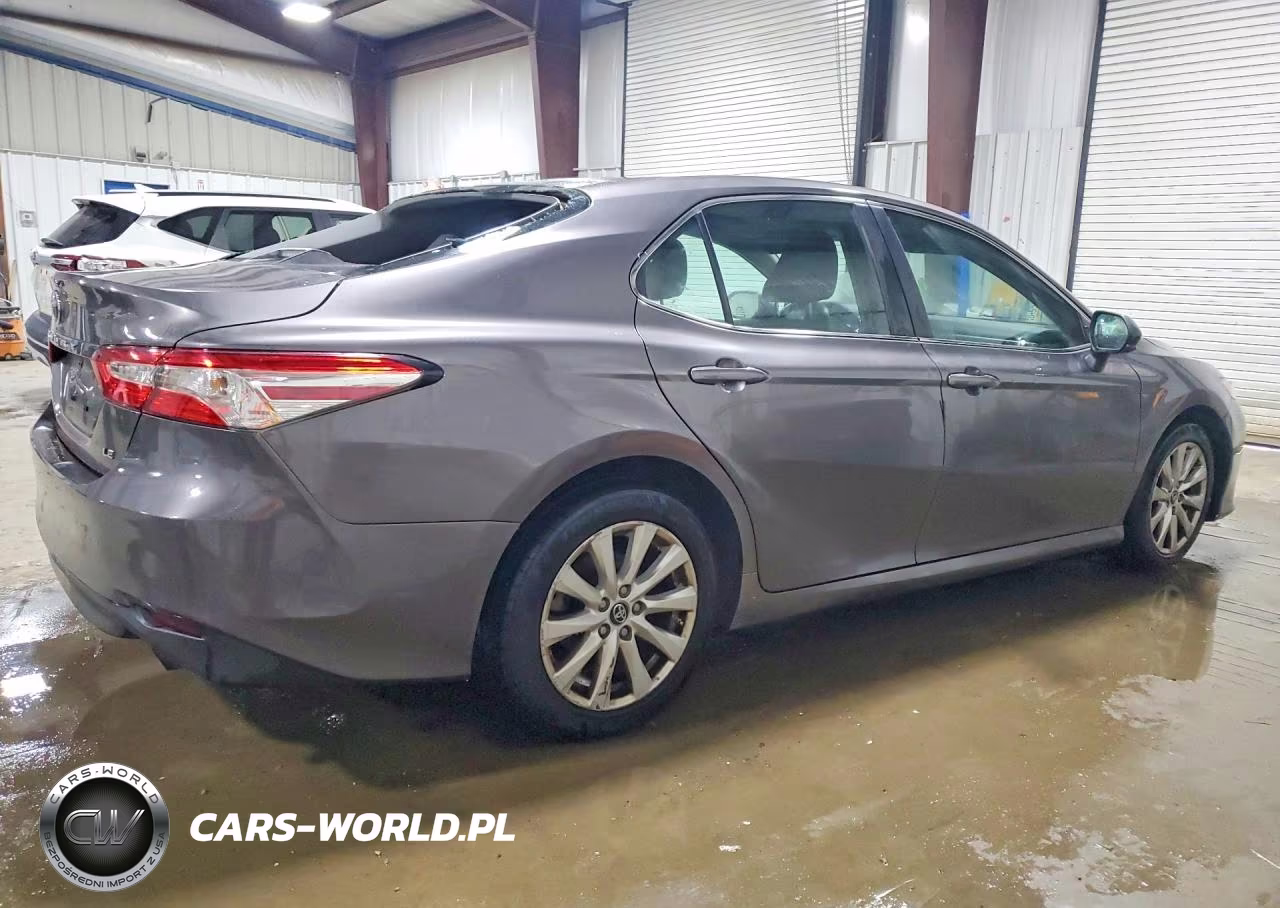 2018 Toyota Camry Le VIN:4T1B11HK6JU528763 - 3