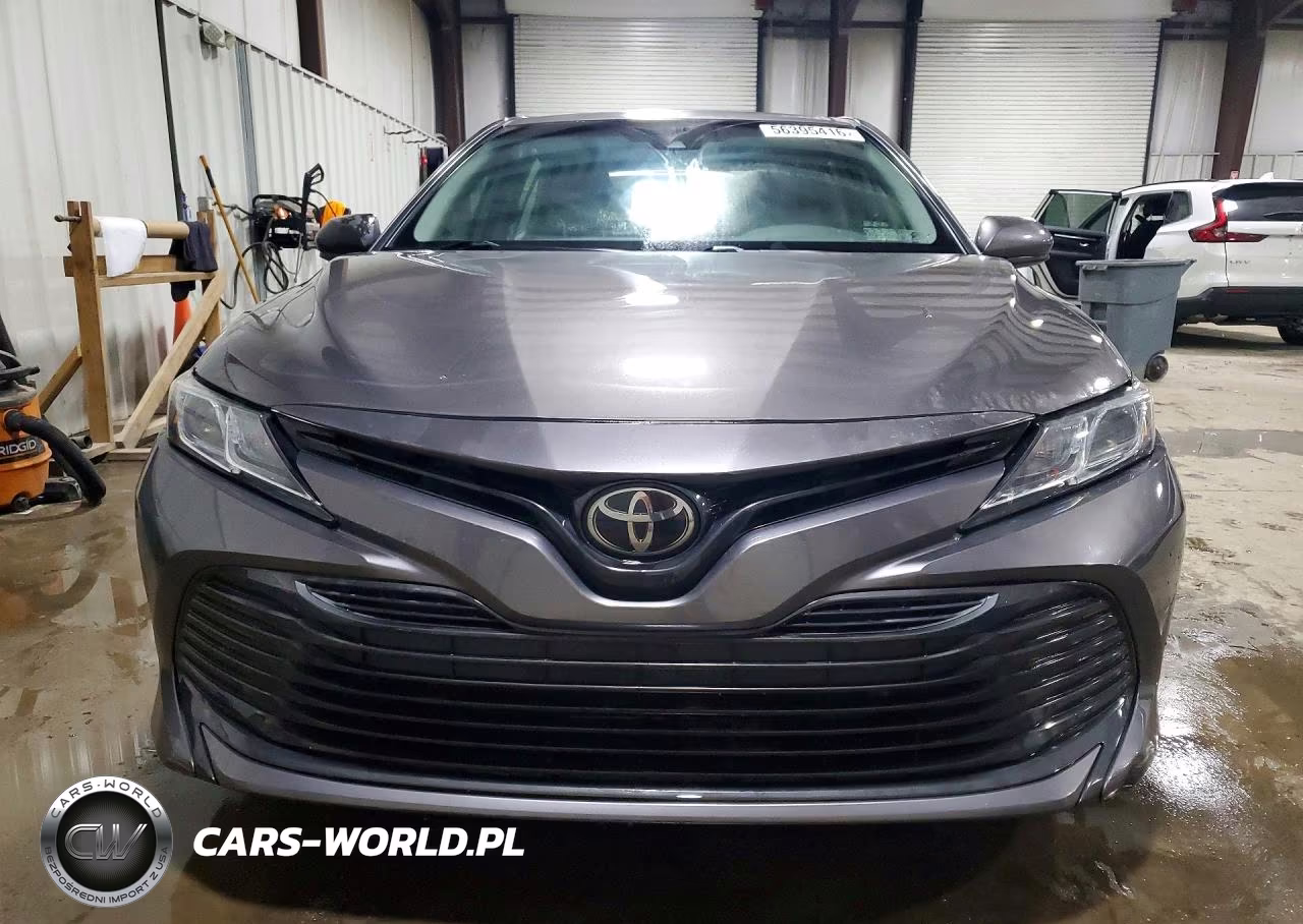 2018 Toyota Camry Le VIN:4T1B11HK6JU528763 - 5