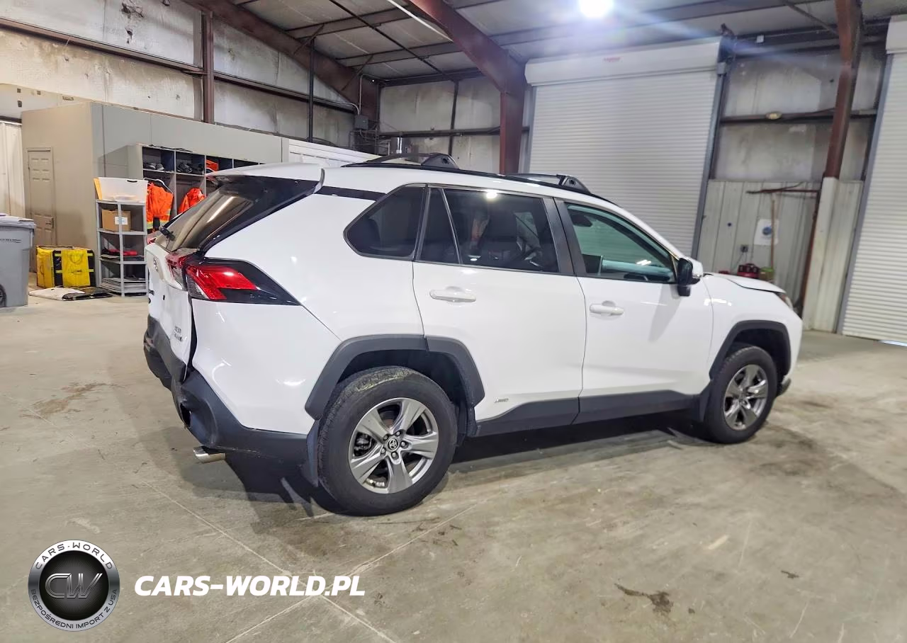 2024 Toyota Rav4 Hybrid Xle VIN:4T3RWRFV3RU122583 - 3