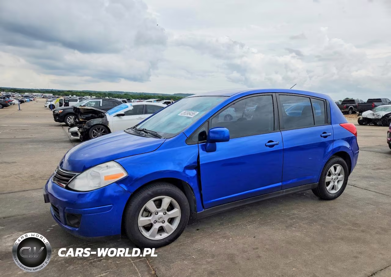 2012 Nissan Versa 1.8 S – zdjęcie 1 z 12
