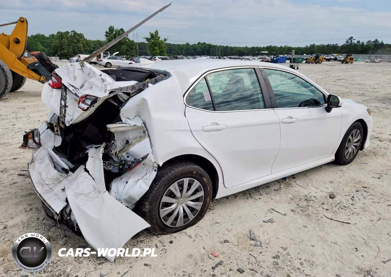 2022 Toyota Camry Le VIN:4T1C31AK1NU599769 - 3