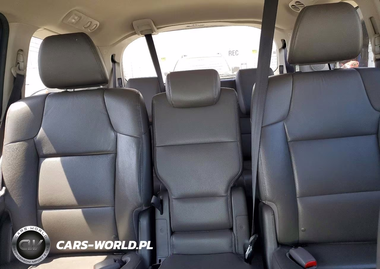 2015 Honda Odyssey Touring VIN:5FNRL5H91FB062497 - 10