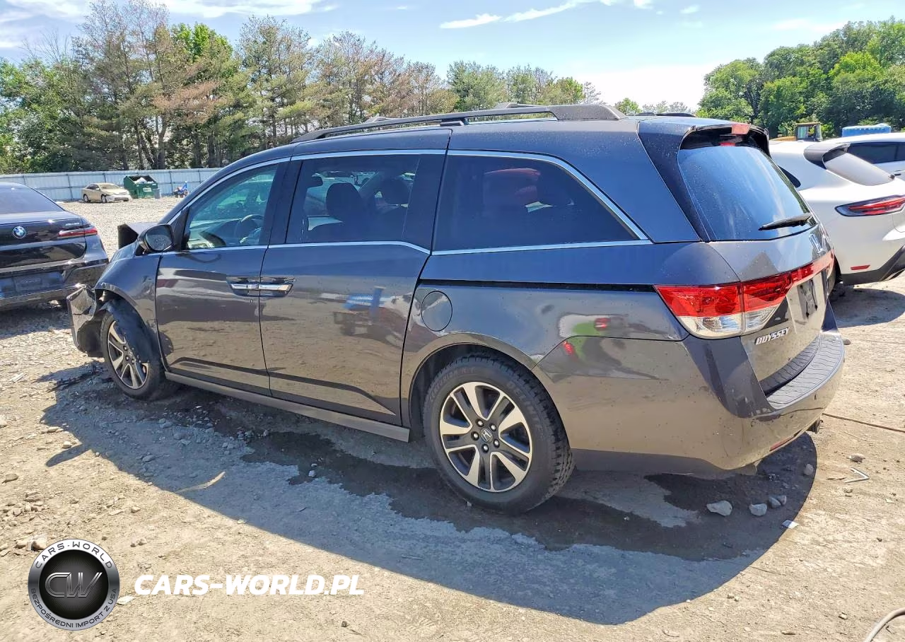 2015 Honda Odyssey Touring VIN:5FNRL5H91FB062497 - 2