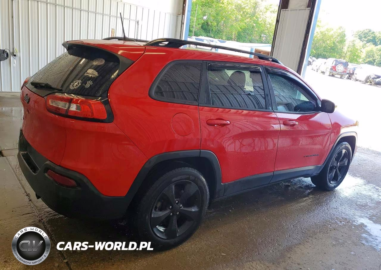 2018 Jeep Cherokee Latitude VIN:1C4PJMCB0JD603444 - 3