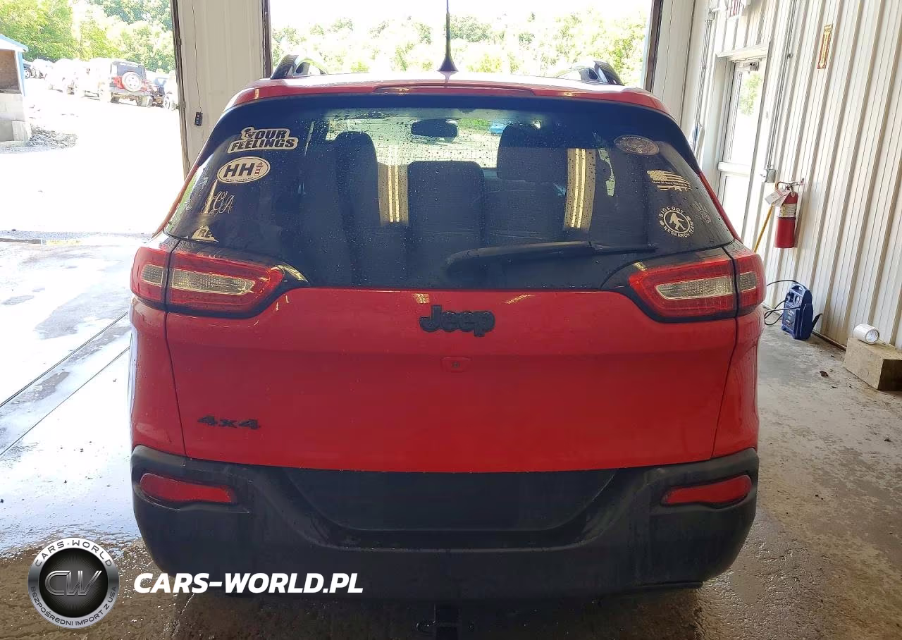 2018 Jeep Cherokee Latitude VIN:1C4PJMCB0JD603444 - 6
