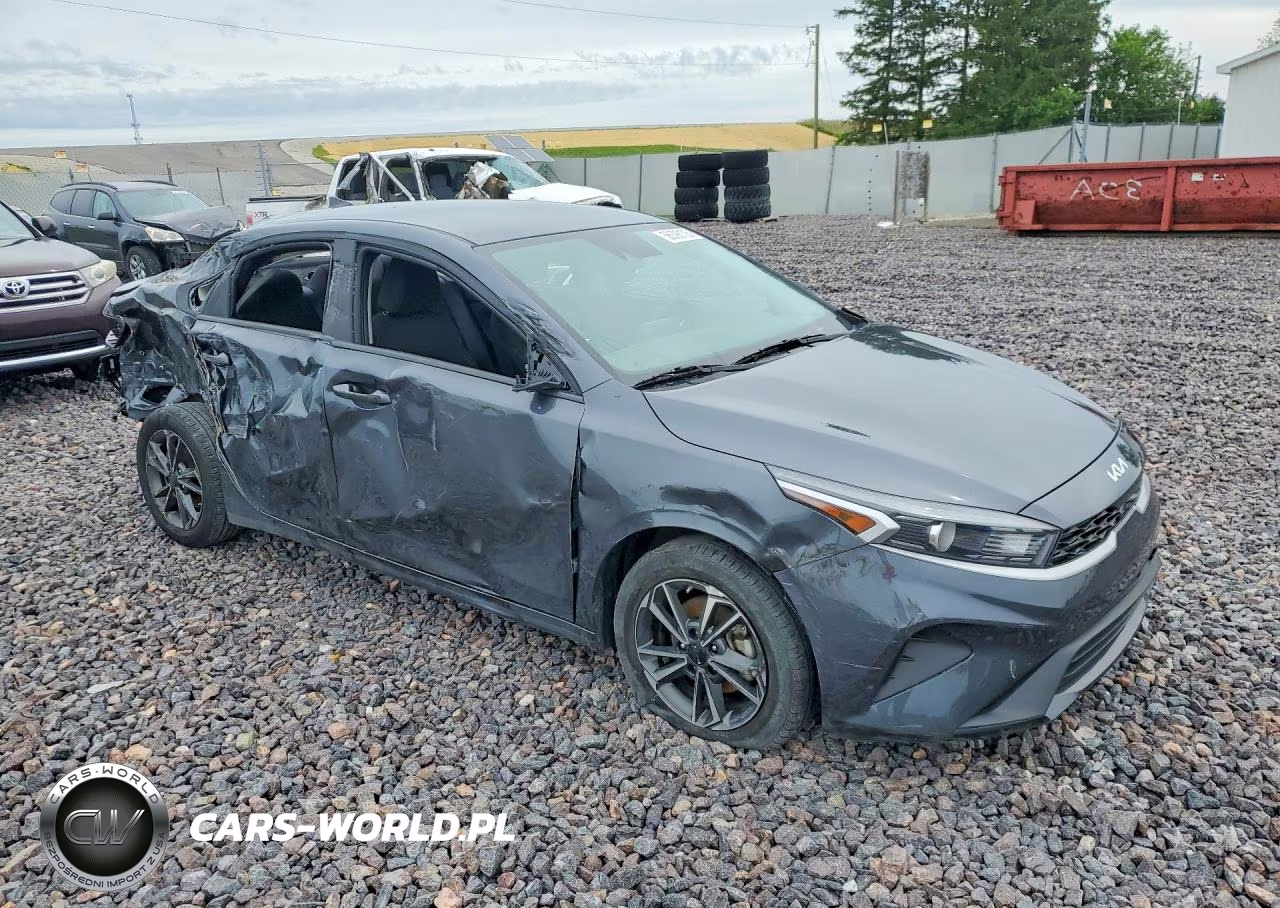 2023 Kia Forte Lxs VIN:3KPF24AD1PE648980 - 4