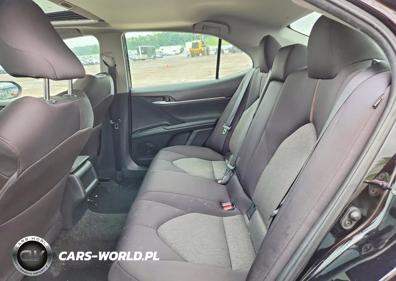 2020 Toyota Camry Le VIN:4T1E31AK7LU535712 - 10